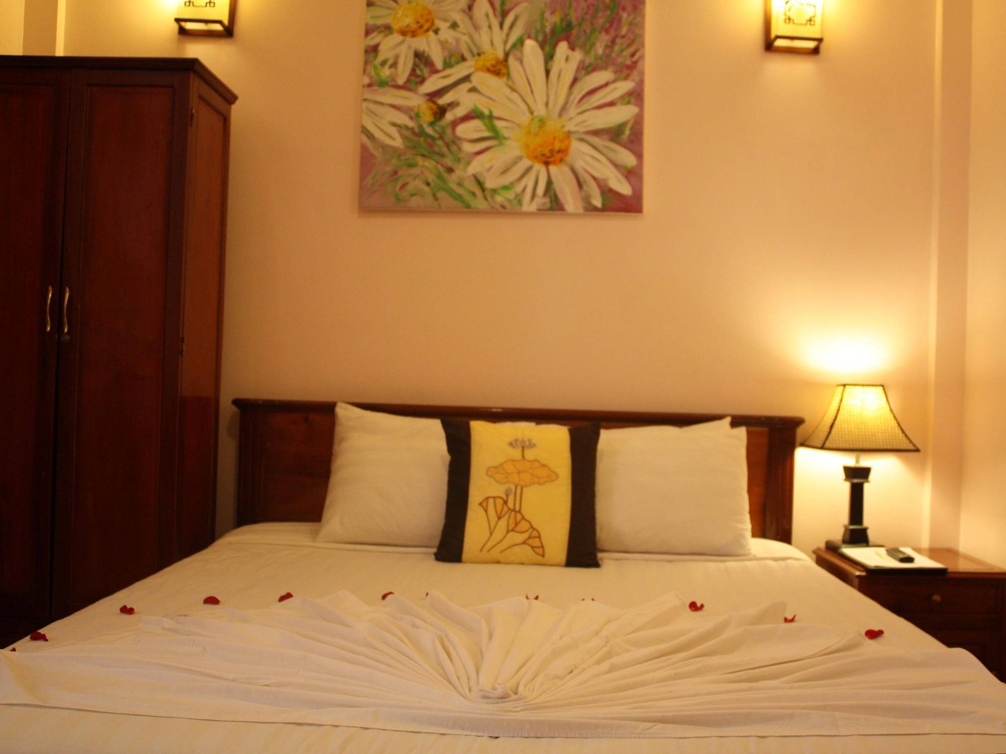 Holiday Diamond Hotel Хуе Екстериор снимка