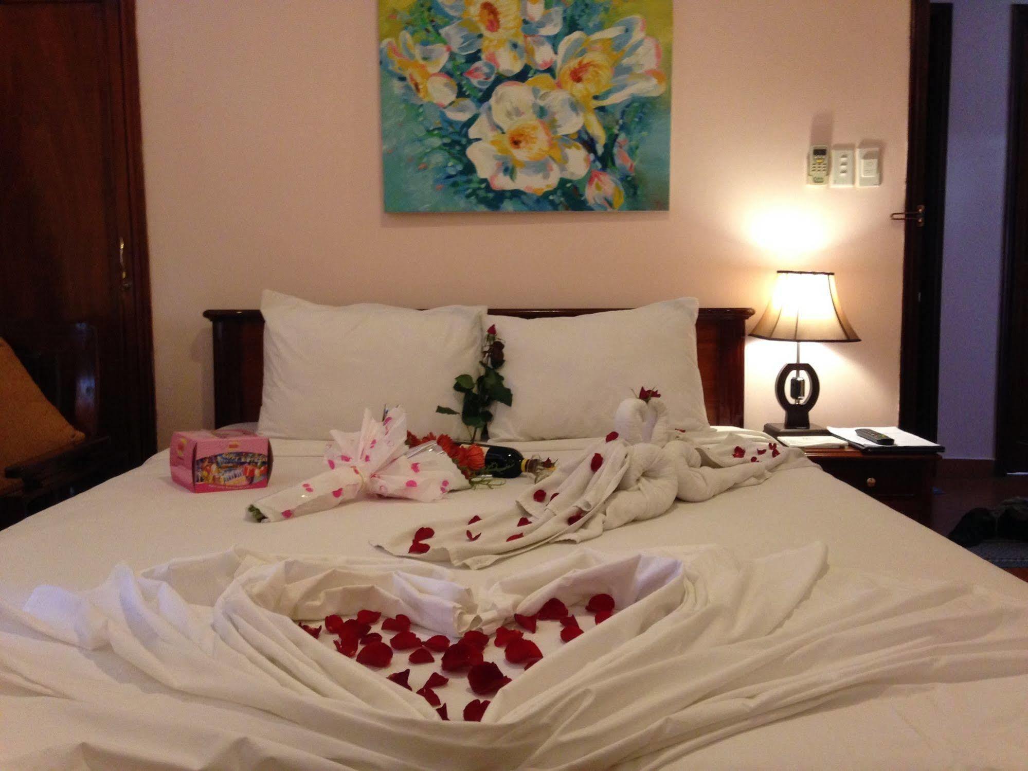 Holiday Diamond Hotel Хуе Екстериор снимка