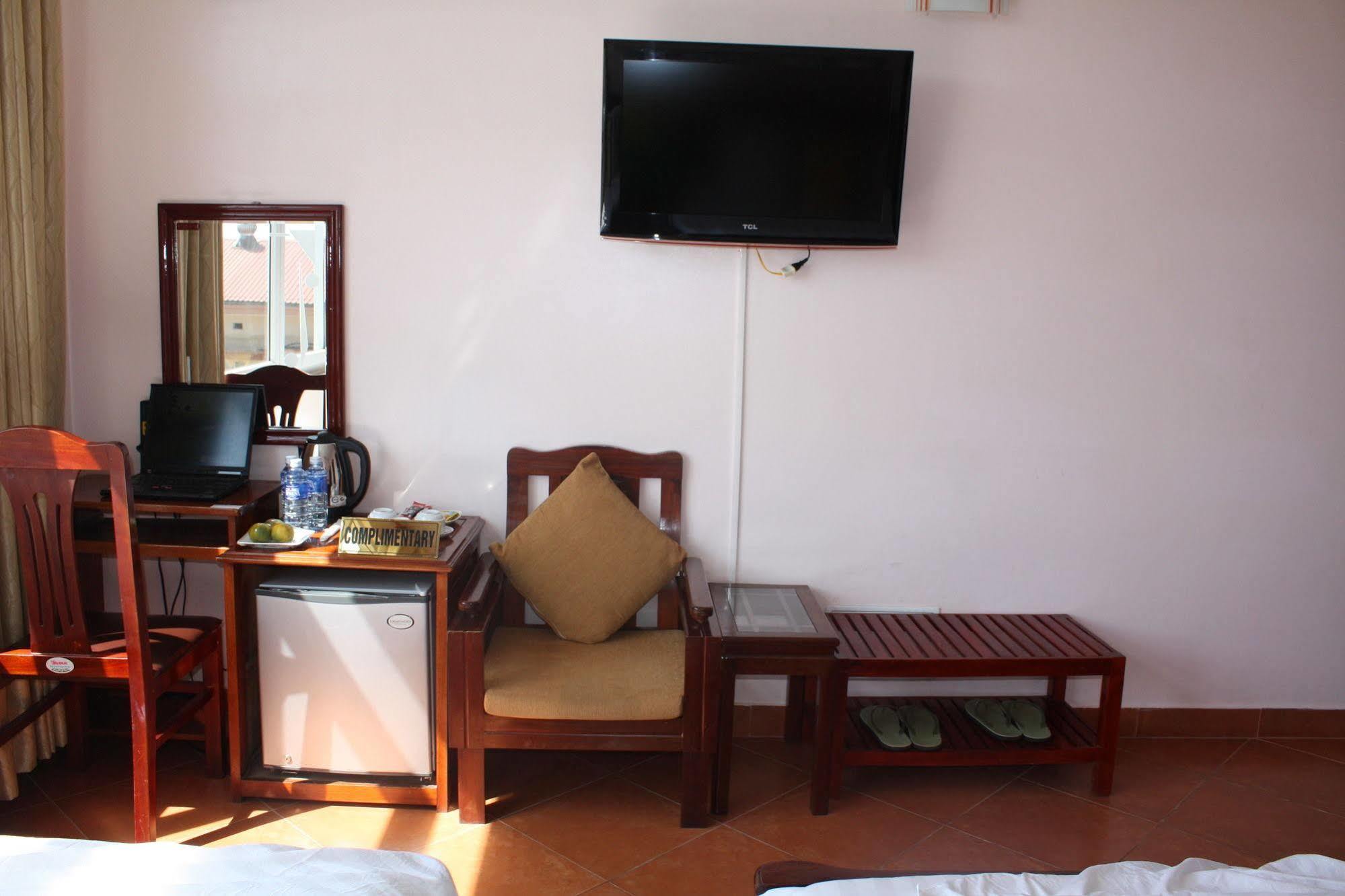 Holiday Diamond Hotel Хуе Екстериор снимка