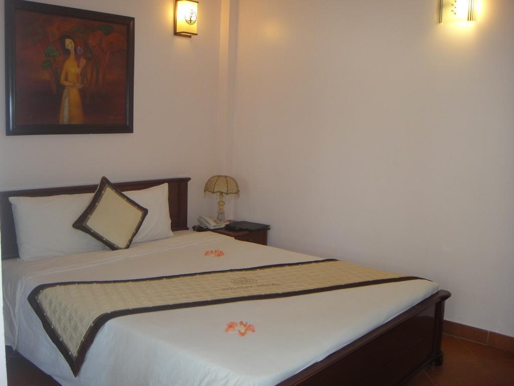 Holiday Diamond Hotel Хуе Екстериор снимка